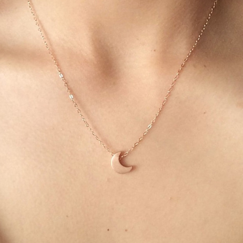 Half moon simple necklace